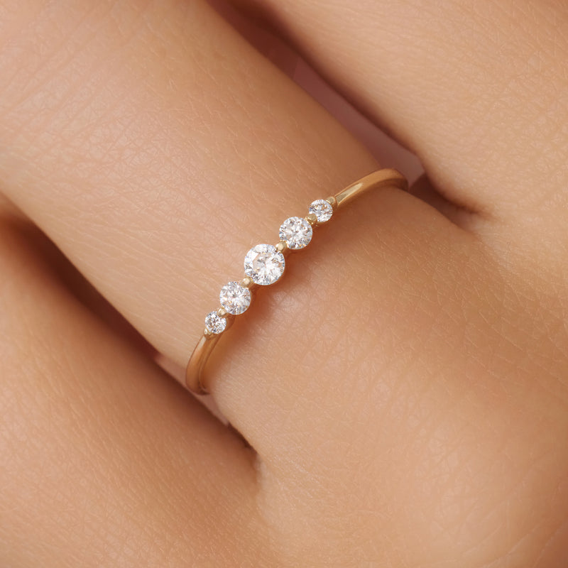 Diamond Graduated Ring (0.17 ct)