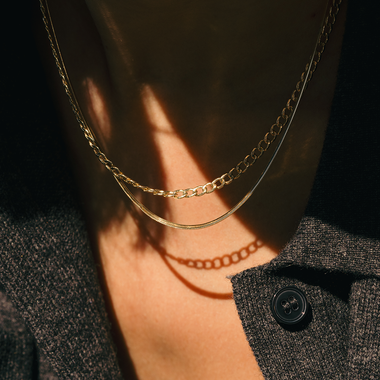 18 Karat Gold Herringbone Set - 3