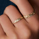 Dünner Croissant Dome Ring
