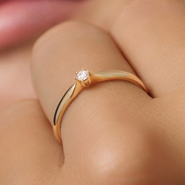 14 Karaat Goud met Diamant Six Prong Diamant Solitair Tapered Ring (0.05 ct) - 3