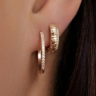 14 Karat Gold Pavé Cubic Zirconia Medium Hoops (18mm) - 3
