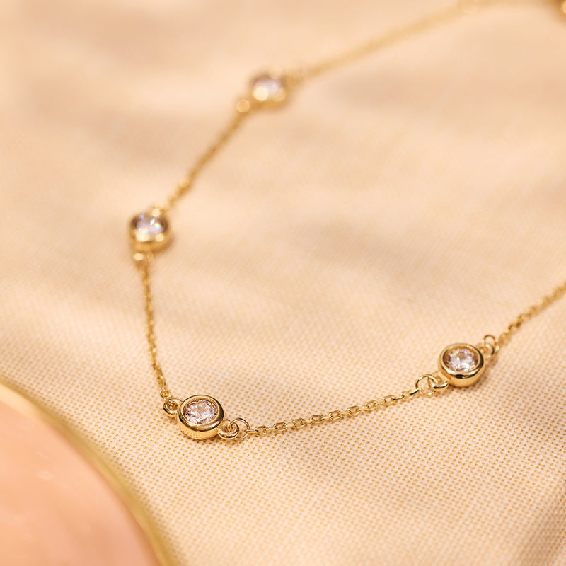 Stationed Bezel Set Zirkonia Armband