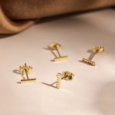 14 Karat Gold Diamond Cut Bar Studs - 7