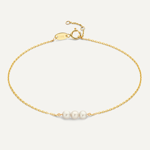 14 Karat Gold Threaded Pearl Bracelet