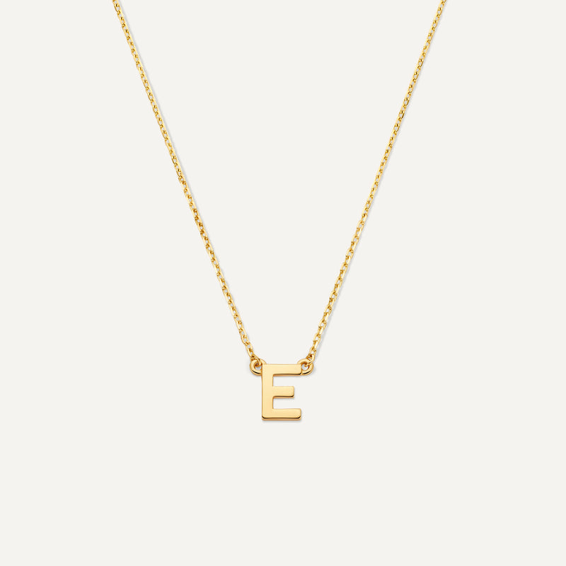 Essential Initial Letter Ketting