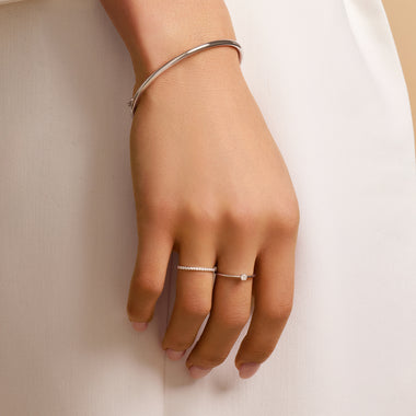 Oro Blanco de 14 Quilates Essential Bangle - 6