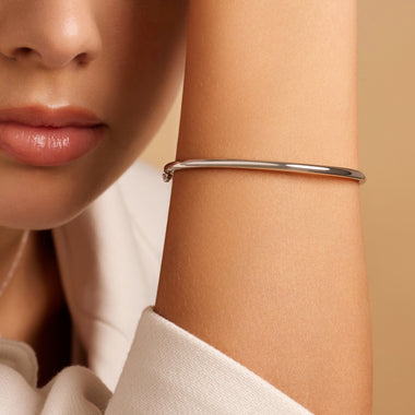 Oro Blanco de 14 Quilates Essential Bangle - 4