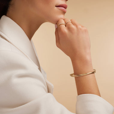 Oro de 14 Quilates Triple Slim Curved Stacker Bangle - 4