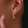 585er Gold Gehämmerte Huggie U Hoops (18mm) - 4